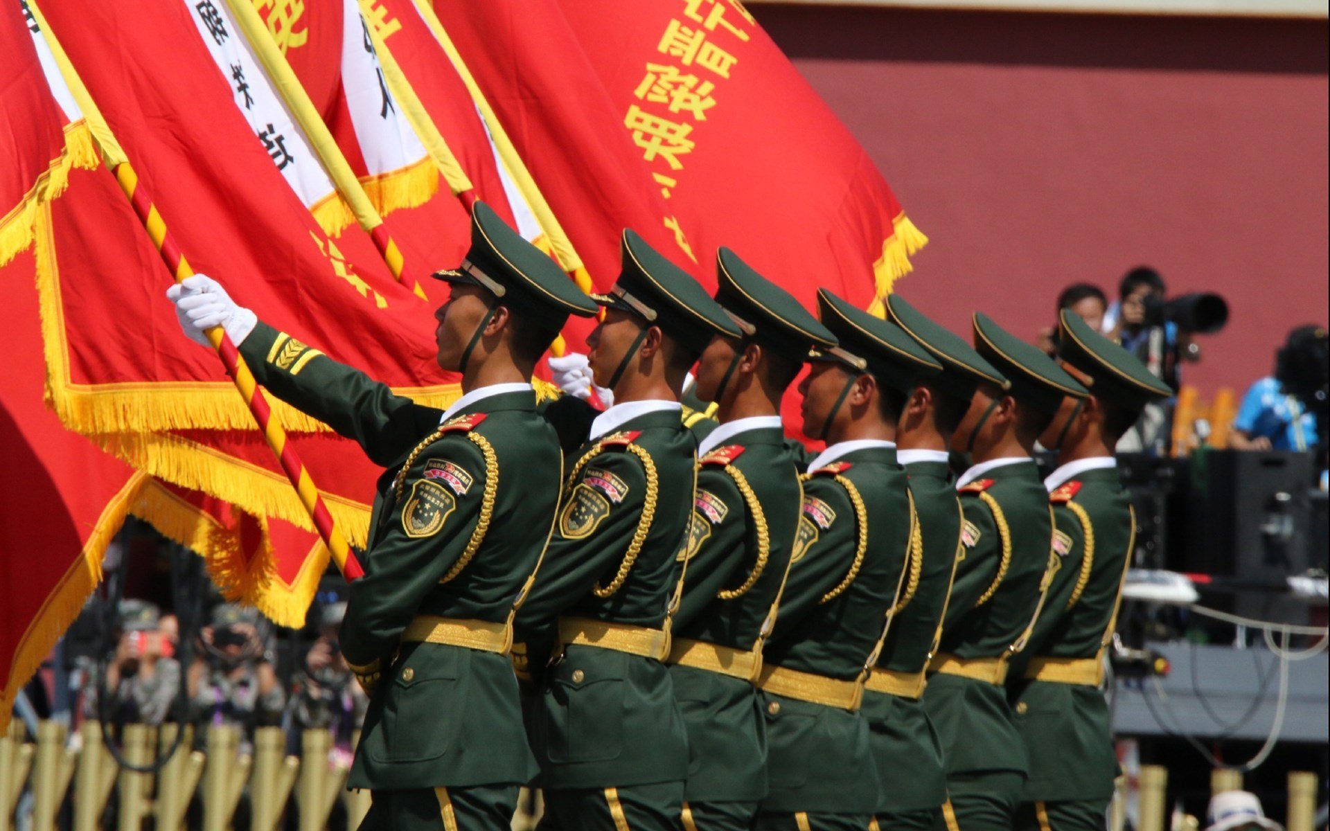 mk体育app-女子足球联赛后防线表现稳定提升，女子足球球门